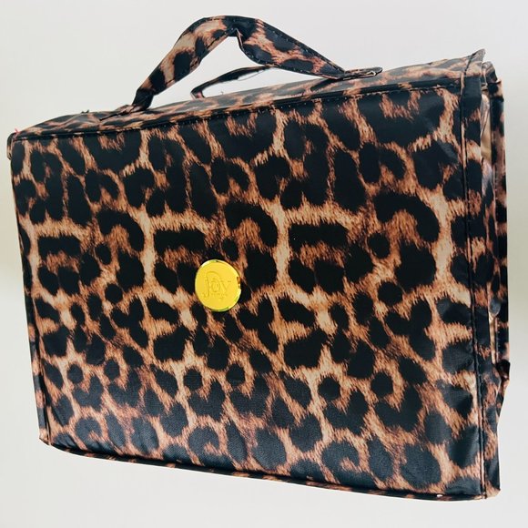 BETTER BEAUTY Women's Leopard Roll UpTravel Case NWOT - Picture 2 of 10
